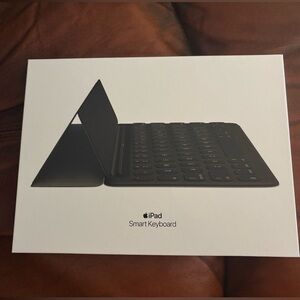 Apple Smart Keyboard for iPad (10.5”) – Like New!